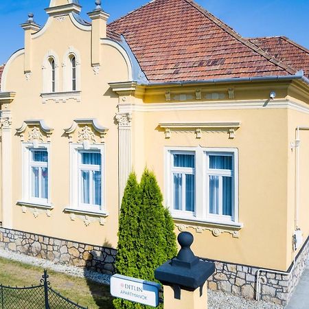 Ditlin Apartmanok Pápa Exterior foto