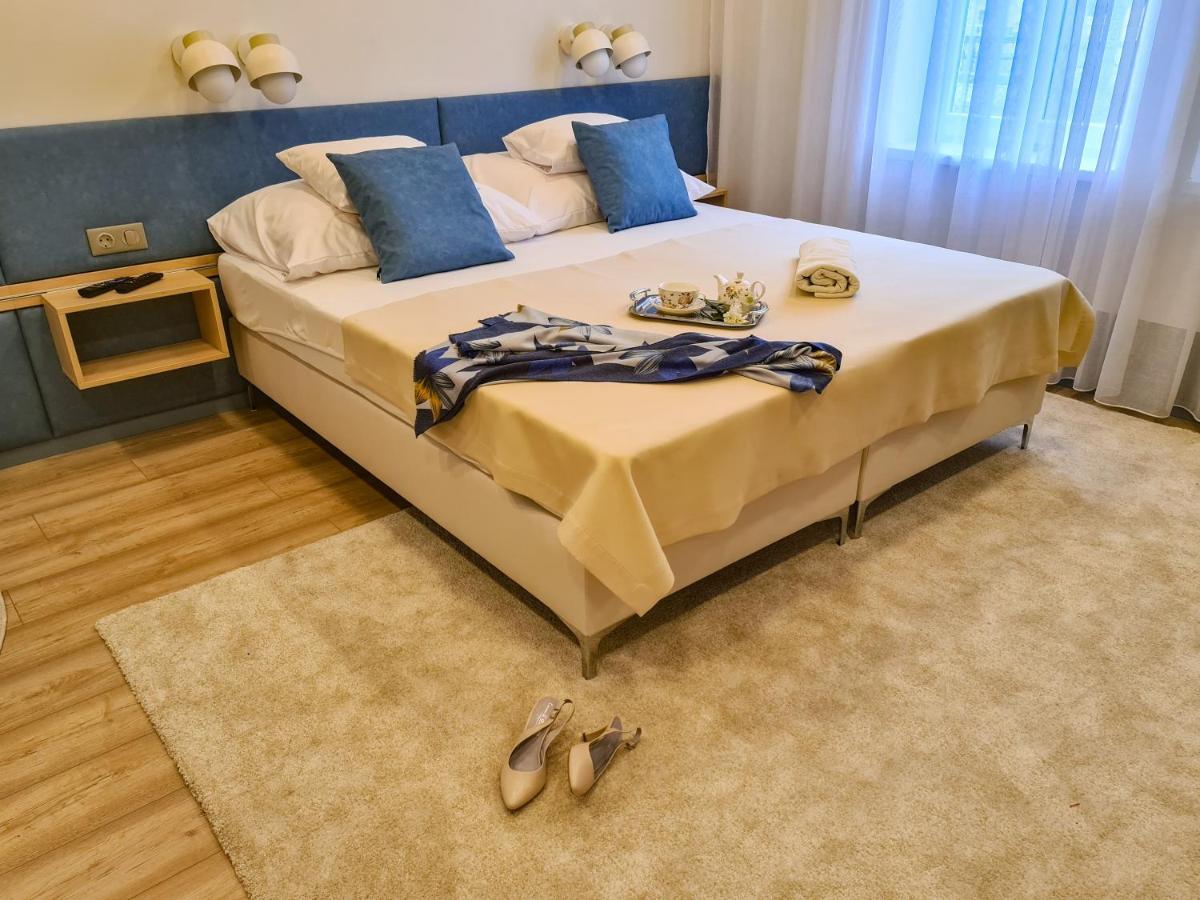 Ditlin Apartmanok Pápa Exterior foto