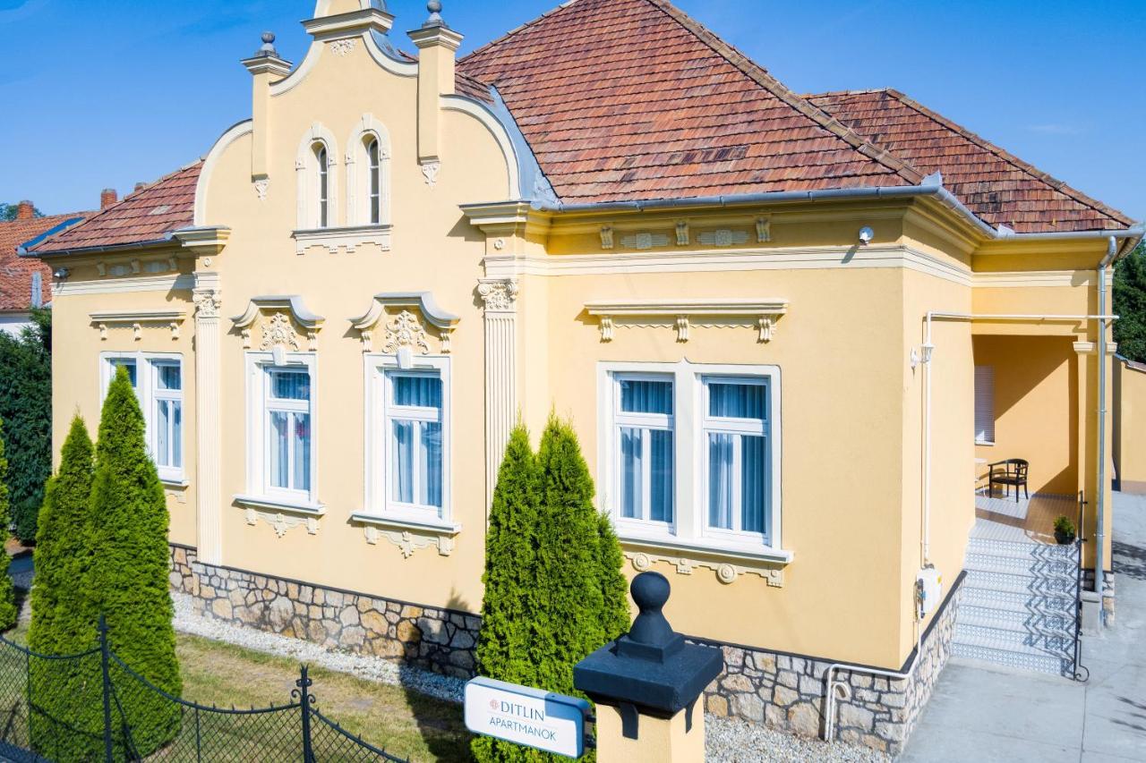 Ditlin Apartmanok Pápa Exterior foto